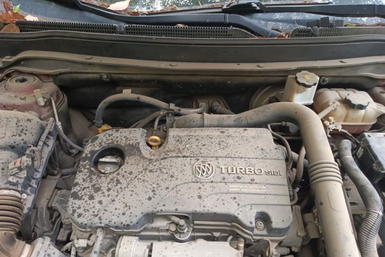Used Buick Envision 2017 20T Two-Wheel Drive Luxury Model Engine Bay