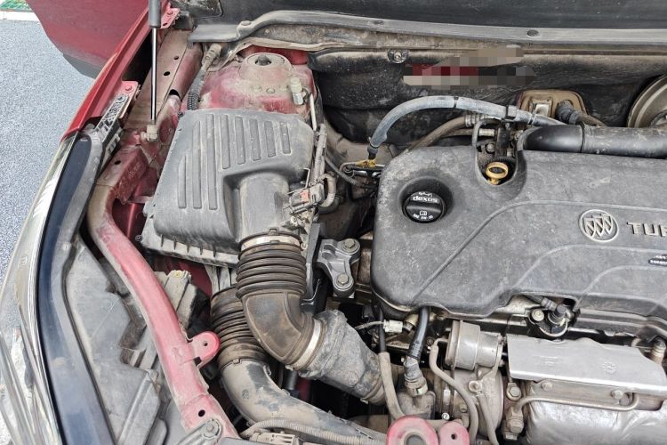 Used Buick Envision 2017 20T Two-Wheel Drive Luxury Model Engine Bay Right