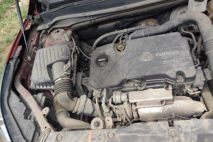 Used Buick Envision 2017 20T Two-Wheel Drive Luxury Model Engine Bay Right