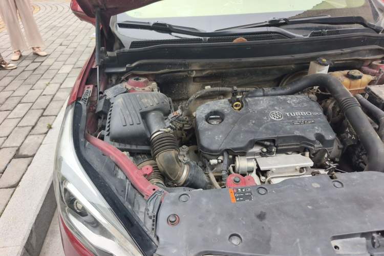 Used Buick Envision 2017 20T Two-Wheel Drive Leading Version Engine Bay Right