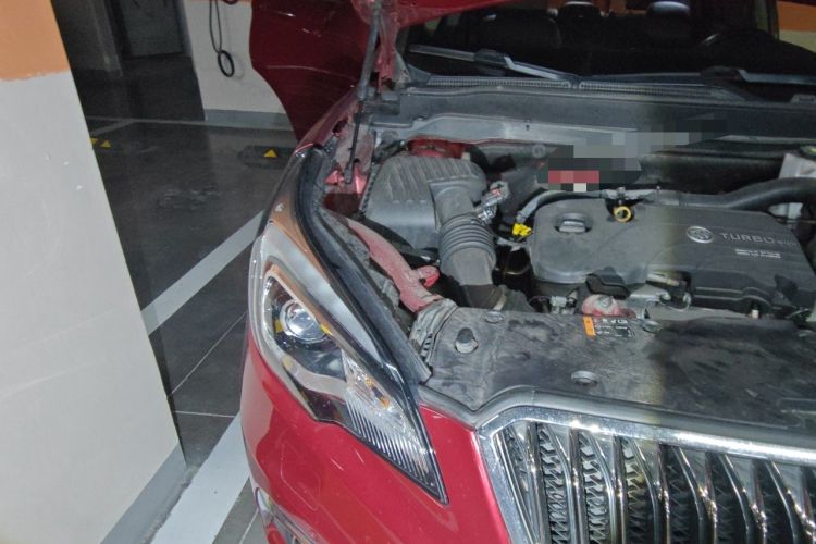 Used Buick Envision 2017 20T Two-Wheel Drive Luxury Model Engine Bay Right