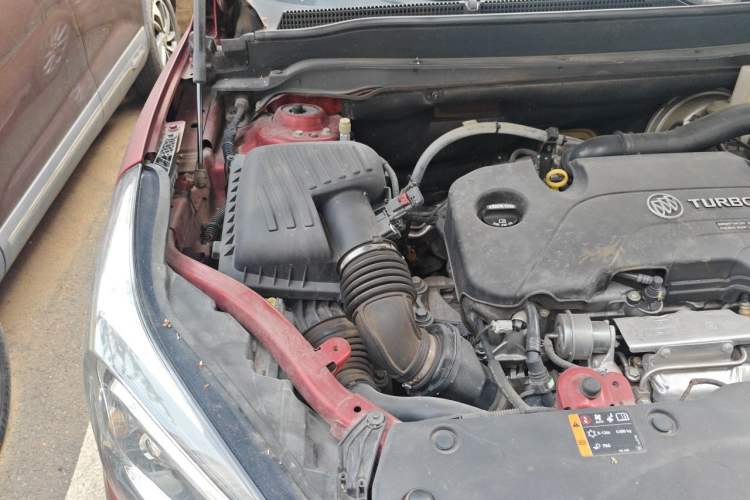 Used Buick Envision 2017 20T Two-Wheel Drive Luxury Model Engine Bay Right