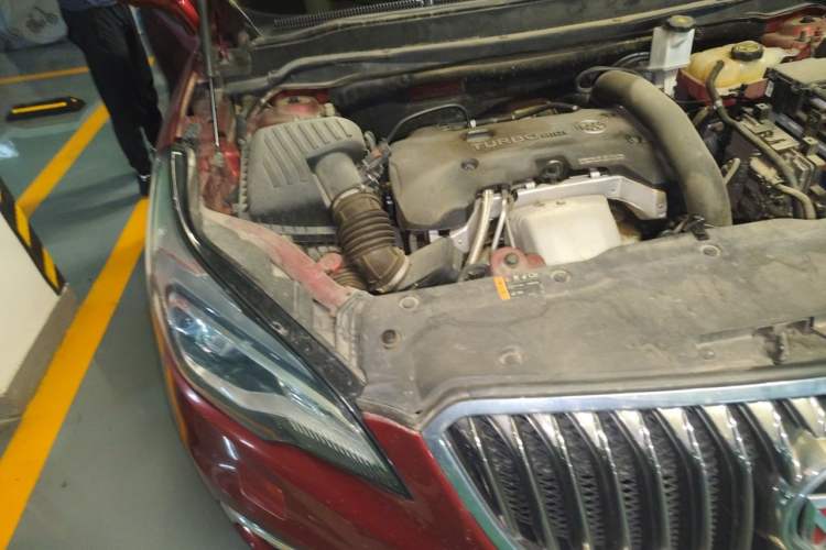 Used Buick Envision 2017 28T Four-Wheel Drive Elite Model Engine Bay Right