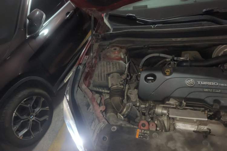 Used Buick Envision 2017 20T Two-Wheel Drive Luxury Model Engine Bay Right