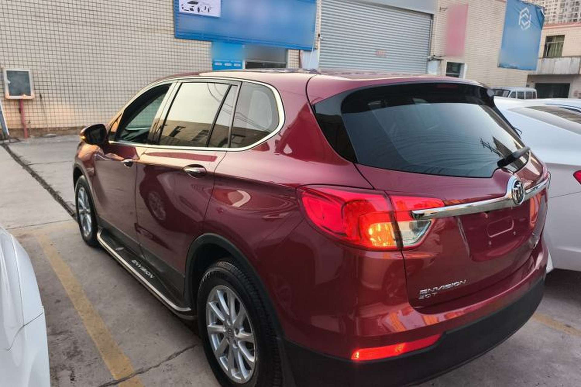 Used Buick Envision 2017 20T Two-Wheel-Drive Tech Edition Exterior 2