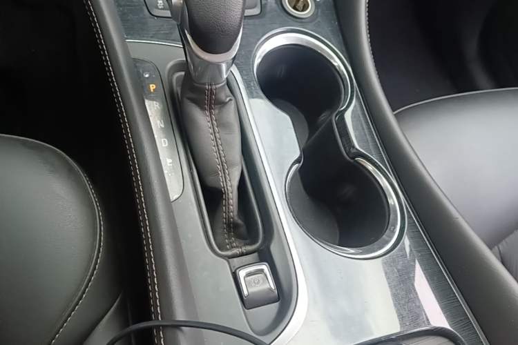 Used Buick Envision 2017 20T Two-Wheel-Drive Tech Edition Gear Lever