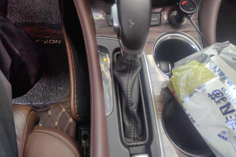 Used Buick Envision 2017 28T Four-Wheel Drive Luxury Model Gear Lever