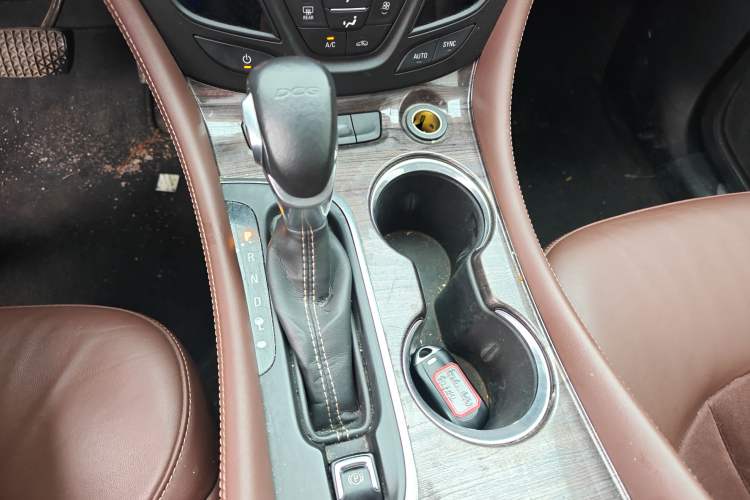 Used Buick Envision 2017 20T Two-Wheel Drive Elite Version Gear Lever