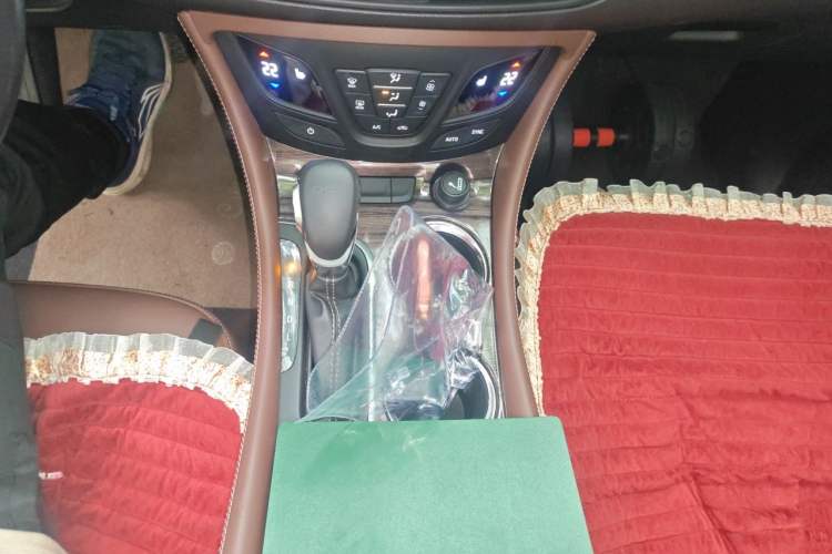 Used Buick Envision 2017 20T Two-Wheel Drive Elite Version Gear Lever