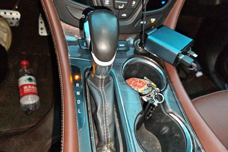 Used Buick Envision 2017 28T Four-Wheel Drive Elite Model Gear Lever