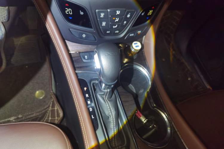 Used Buick Envision 2017 20T Two-Wheel Drive Luxury Model Gear Lever