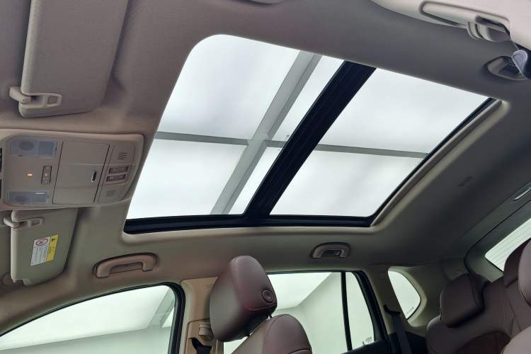 Used Buick Envision 2017 28T Four-Wheel Drive Elite Model Headliner