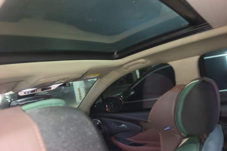 Used Buick Envision 2017 20T Two-Wheel Drive Luxury Model Headliner