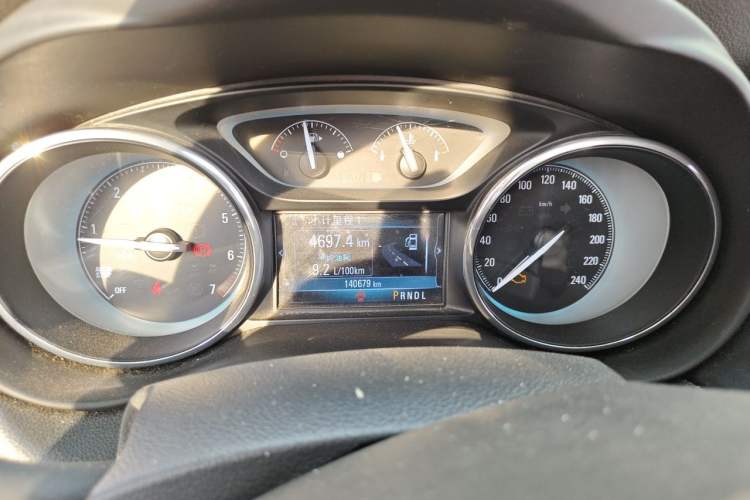 Used Buick Envision 2017 20T Two-Wheel-Drive Tech Edition Instrument Cluster