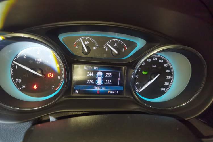 Used Buick Envision 2017 20T Two-Wheel Drive Luxury Model Instrument Cluster