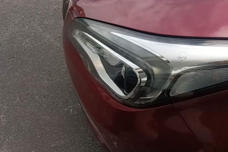 Used Buick Envision 2017 20T Two-Wheel-Drive Tech Edition Left Front Headlight