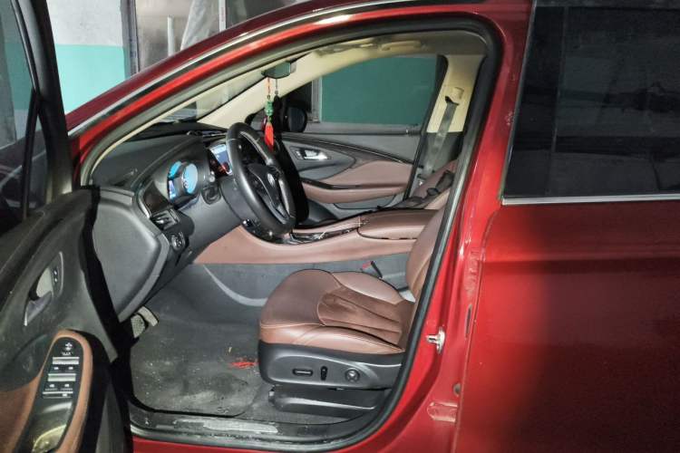 Used Buick Envision 2017 20T Two-Wheel Drive Luxury Model Left Front Seat