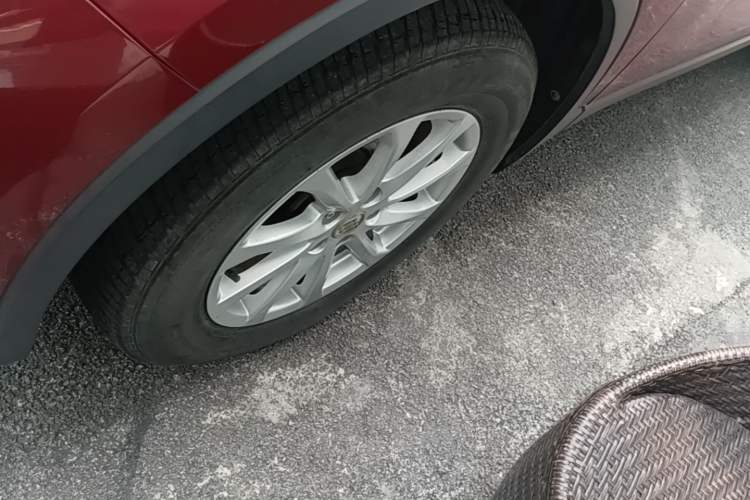 Used Buick Envision 2017 20T Two-Wheel-Drive Tech Edition Left Front Wheel Hub