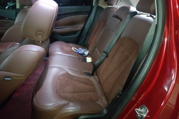 Used Buick Envision 2017 20T Two-Wheel Drive Luxury Model Left Rear Seat
