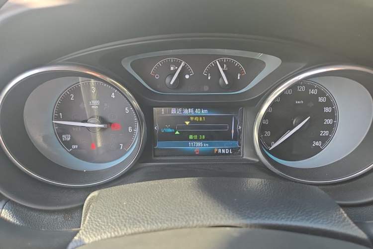Used Buick Envision 2017 20T Two-Wheel-Drive Tech Edition Odometer Close Up