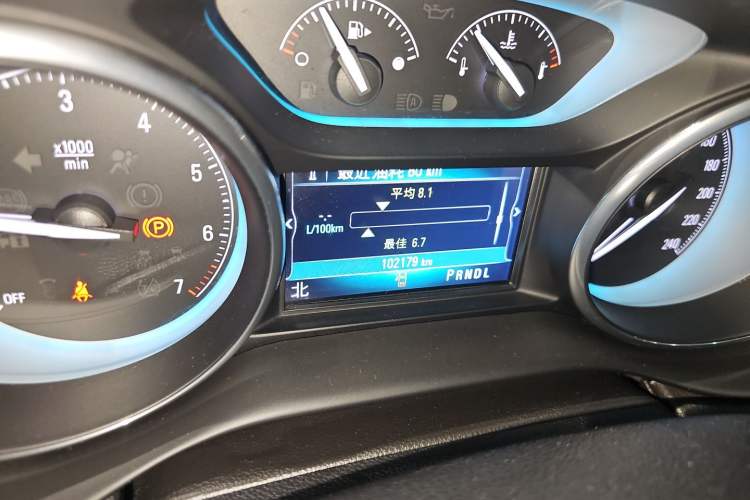 Used Buick Envision 2017 20T Two-Wheel Drive Luxury Model Odometer Close Up