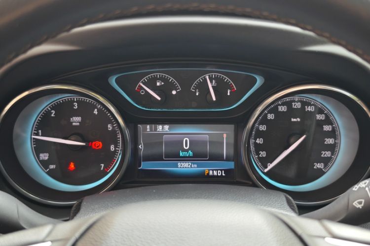 Used Buick Envision 2017 20T Two-Wheel Drive Elite Version Odometer Close Up