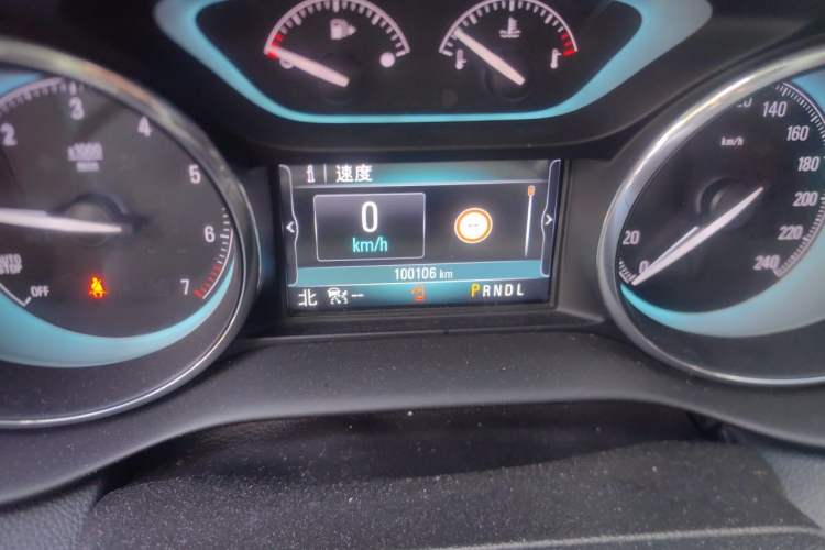 Used Buick Envision 2017 28T Four-Wheel Drive Luxury Model Odometer Close Up