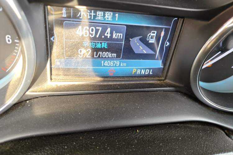 Used Buick Envision 2017 20T Two-Wheel-Drive Tech Edition Odometer Close Up