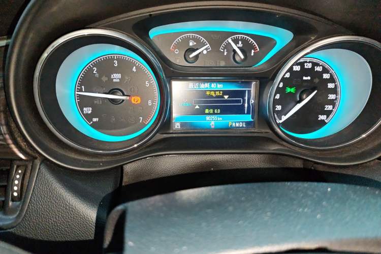 Used Buick Envision 2017 28T Four-Wheel Drive Elite Model Odometer Close Up