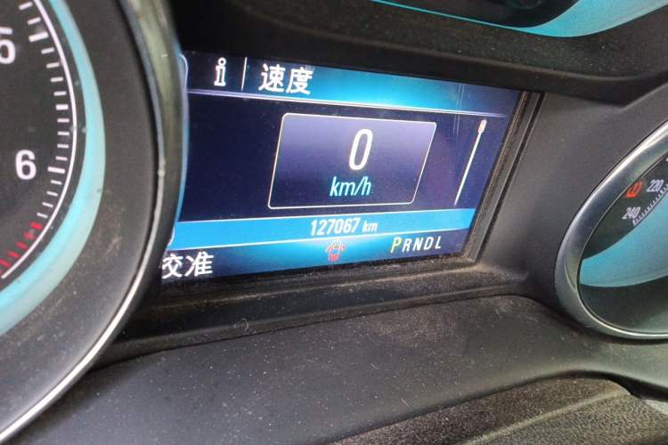 Used Buick Envision 2017 20T Two-Wheel Drive Luxury Model Odometer Close Up