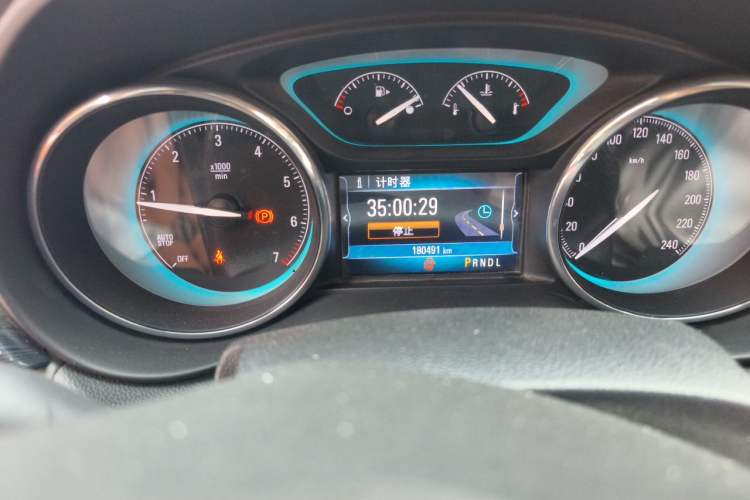 Used Buick Envision 2017 20T Two-Wheel Drive Leading Version Odometer Close Up