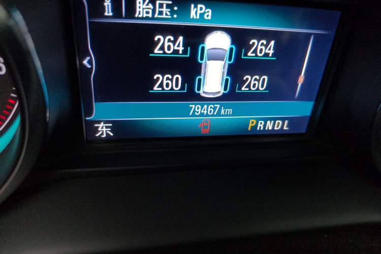 Used Buick Envision 2017 28T Four-Wheel Drive Elite Model Odometer Close Up