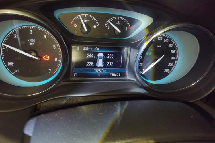 Used Buick Envision 2017 20T Two-Wheel Drive Luxury Model Odometer Close Up