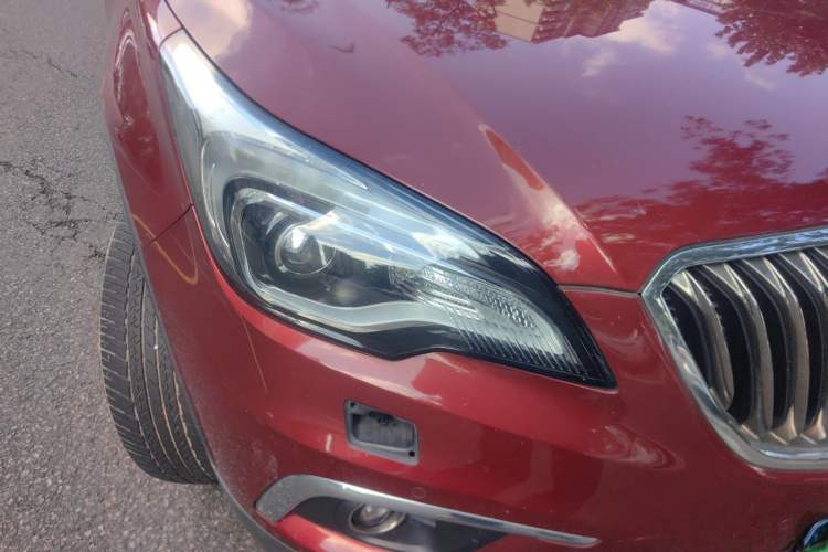 Used Buick Envision 2017 28T Four-Wheel Drive Luxury Model Right Front Headlight