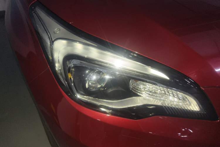 Used Buick Envision 2017 20T Four-Wheel Drive Luxury Model Right Front Headlight
