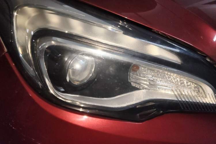 Used Buick Envision 2017 20T Two-Wheel Drive Elite Version Right Front Headlight