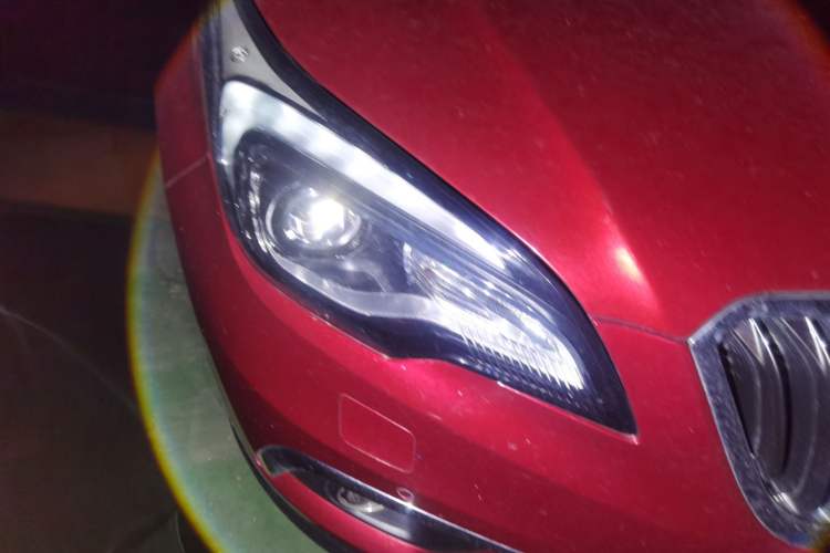 Used Buick Envision 2017 20T Two-Wheel Drive Luxury Model Right Front Headlight