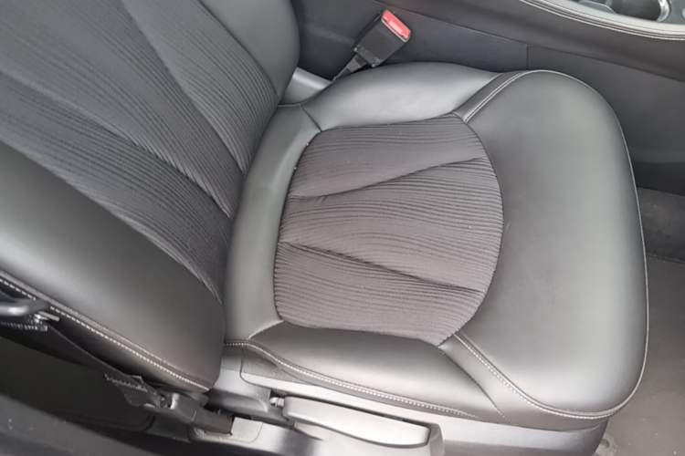 Used Buick Envision 2017 20T Two-Wheel-Drive Tech Edition Right Front Seat