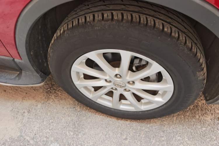 Used Buick Envision 2017 20T Two-Wheel Drive Luxury Model Right Front Wheel Hub