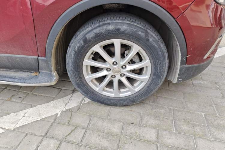 Used Buick Envision 2017 20T Two-Wheel-Drive Tech Edition Right Front Wheel Hub