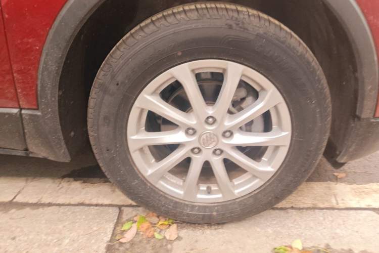 Used Buick Envision 2017 20T Two-Wheel Drive Elite Version Right Front Wheel Hub