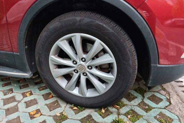 Used Buick Envision 2017 28T Four-Wheel Drive Elite Model Right Front Wheel Hub