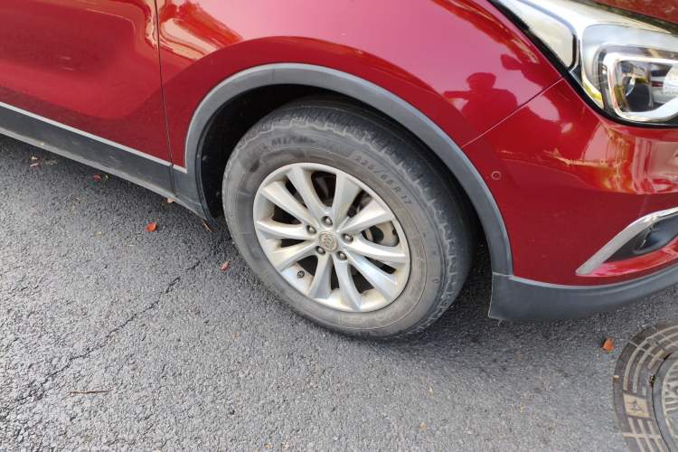 Used Buick Envision 2017 28T Four-Wheel Drive Elite Model Right Front Wheel Hub