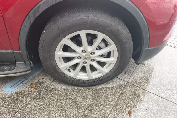 Used Buick Envision 2017 20T Two-Wheel Drive Elite Version Right Front Wheel Hub