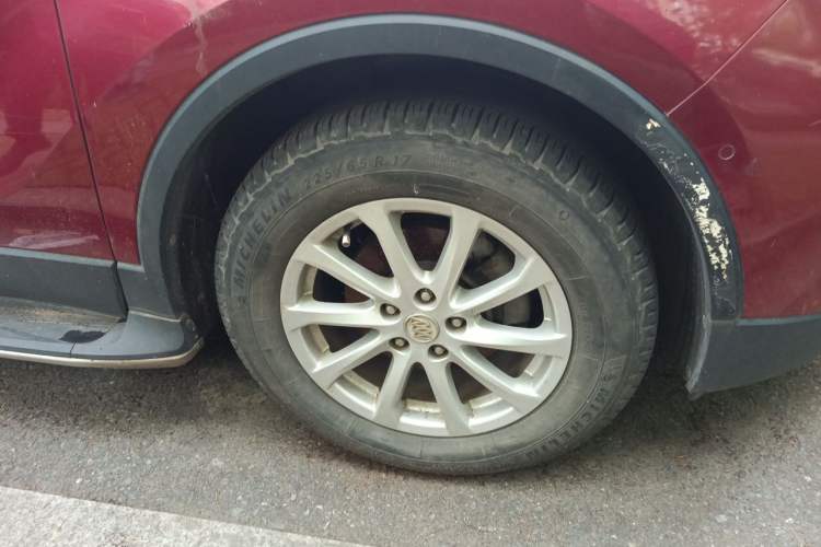 Used Buick Envision 2017 20T Two-Wheel Drive Luxury Model Right Front Wheel Hub