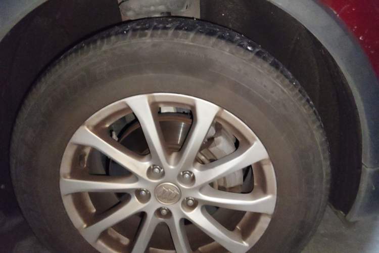 Used Buick Envision 2017 20T Two-Wheel Drive Elite Version Right Front Wheel Hub