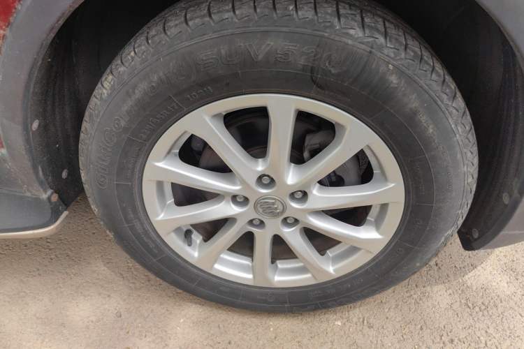Used Buick Envision 2017 20T Two-Wheel Drive Luxury Model Right Front Wheel Hub