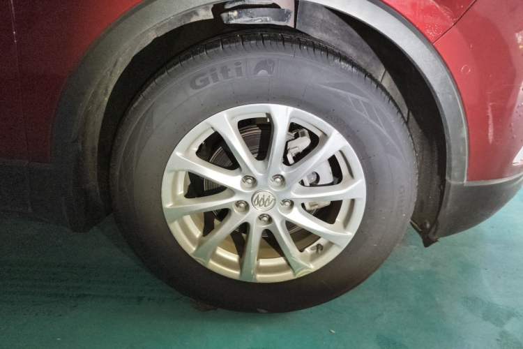 Used Buick Envision 2017 20T Two-Wheel Drive Luxury Model Right Front Wheel Hub