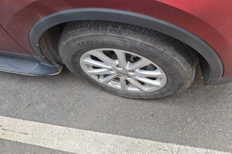 Used Buick Envision 2017 20T Two-Wheel Drive Luxury Model Right Front Wheel Hub