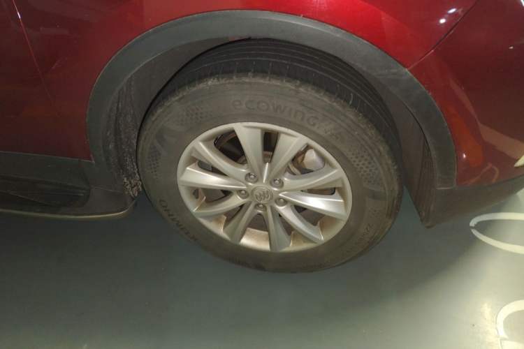 Used Buick Envision 2017 28T Four-Wheel Drive Elite Model Right Front Wheel Hub